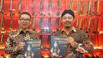 纪念全国瓦扬日,Fadli Zon推出了Wayang Indonesia魅力书