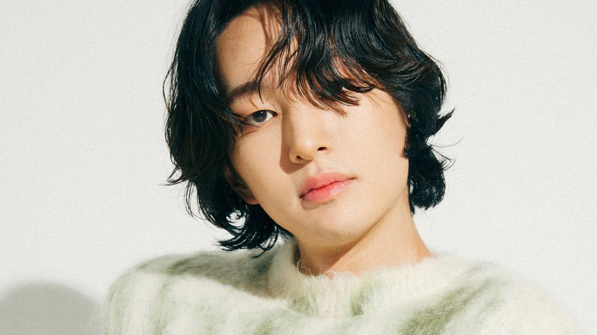 Followed By Taemin, SHINee's Onew Joins A New Agency