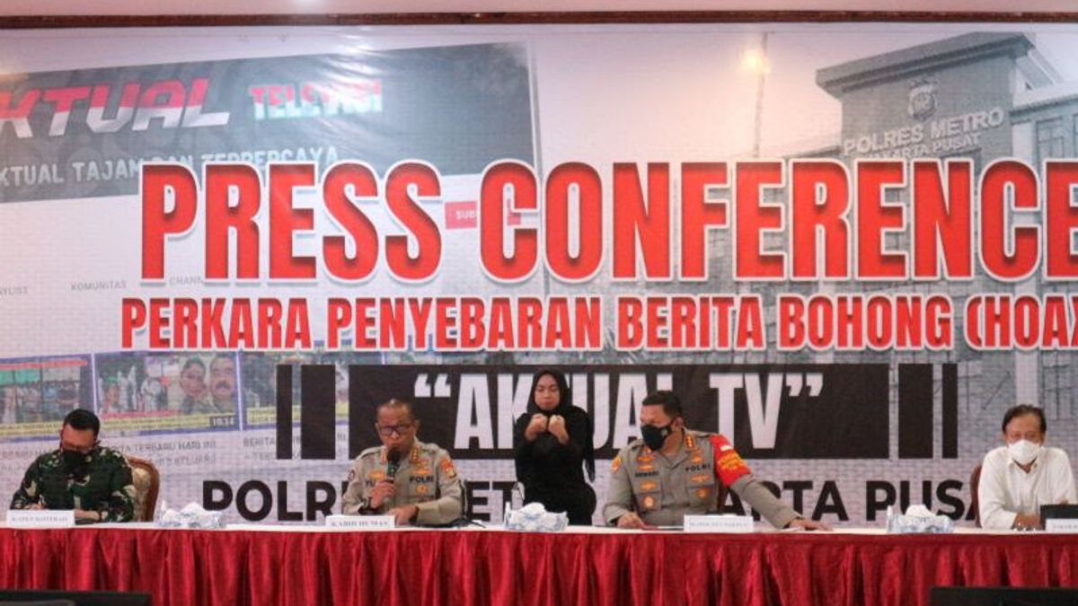 مدير تلفزيون BSTV Bondowoso انتشار Hoaks TNI-Polri من خلال يوتيوب Aktual التلفزيون
