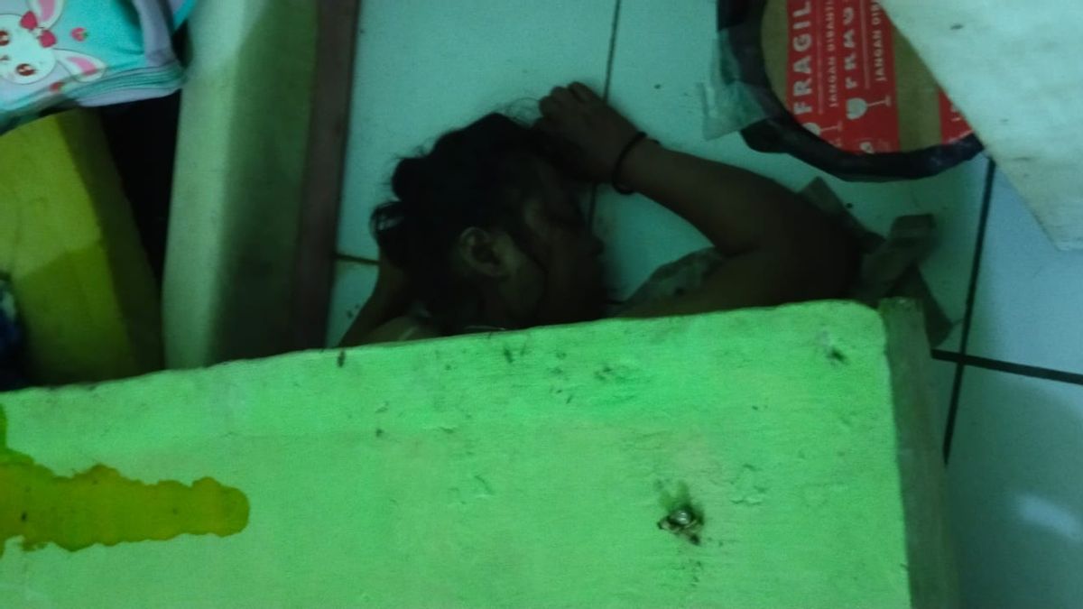 Wanita Paruh Baya Tewas Tertimpa Tembok Berpaku di Dalam Rumah Tanpa Pakaian