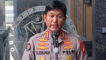 قضية عضو القوات المسلحة الإندونيسية ديبيغال والجناة 8 أشخاص مع 4 دراجات نارية