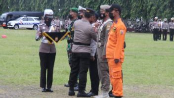 TNI وبولري يغرق الآلاف من الحرس الأفراد نو موكتامار 34 في لامبونغ، وعلاوة على ذلك هناك VVIP