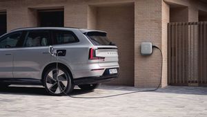 Volvo EX90 Model 2026 Kini Gunakan Arsitektur 800-Volt, Isi Baterai 10 Menit Tembus 250 Km