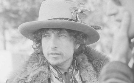 Lebih dari 100 Ribu Koleksi Bob Dylan Hadir di Tulsa, Ada Draf Buku Puisi Prosa Tarantula yang Diketik Pertengahan 60-an