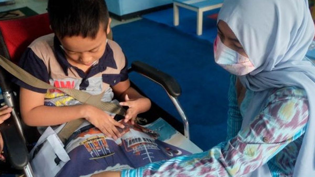 حكومة مدينة ماتارام تنفذ سياسة لتسهيل أطفال متلازمة داون في كل مدرسة