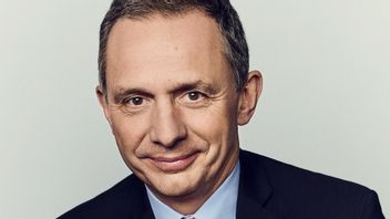 CEO HP Enrique Lores Mengundurkan Diri untuk Pimpin PayPal 