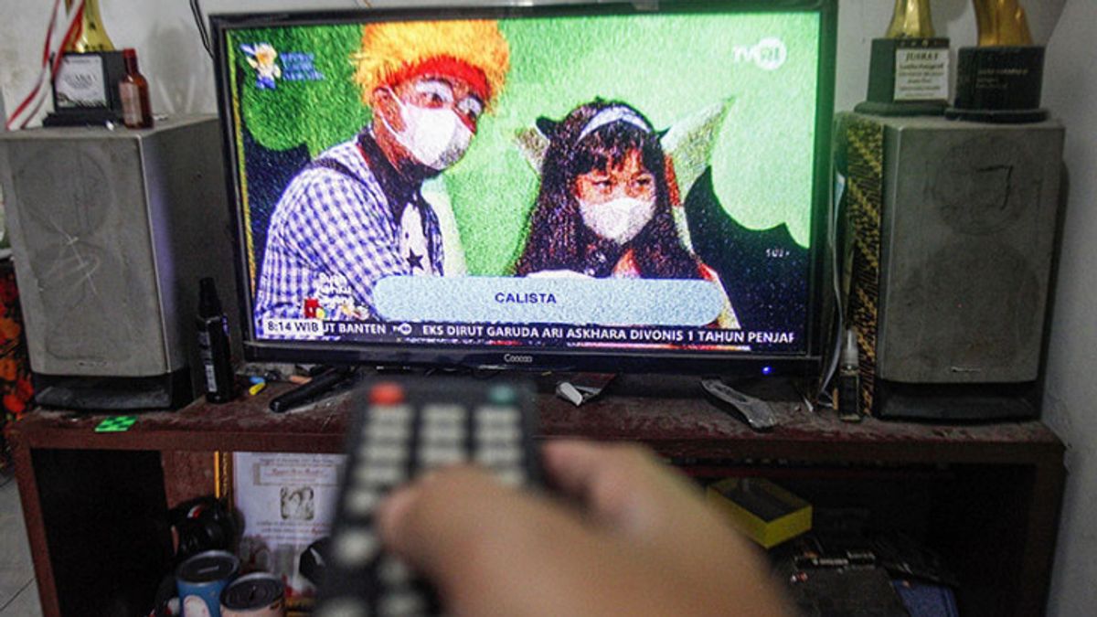 TV Dilarang Siarkan Pendakwah dari Organisasi Terlarang, Denny Siregar Kaget Tapi Setuju: <i>Tumben</i> KPI <i>Bener</i>