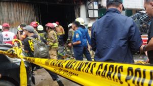 Kapolsek Kemayoran Dilarikan ke RS Islam Akibat Kejatuhan Kaca saat Terjadi Kebakaran di Terra Drone Indonesia