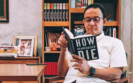 Melihat Isi Buku How Democracies Die yang Dibaca Anies, Seberapa Dekat dengan Pemerintahan Jokowi?