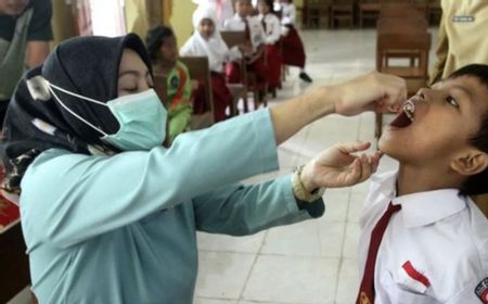 Pemerintah Harus Lawan Hoaks Vaksin Polio via Sosialisasi dan Edukasi yang Masif