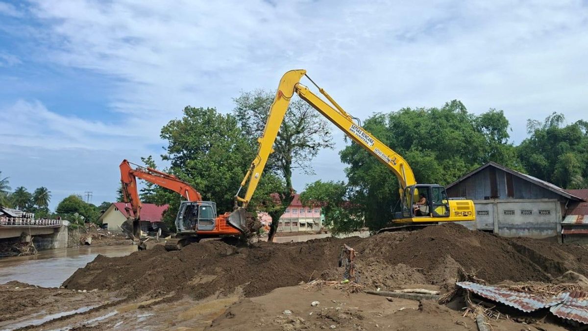21 Alat Berat Diterjunkan Tangani Infrastruktur Air di Wilayah Terdampak Banjir & Longsor Aceh