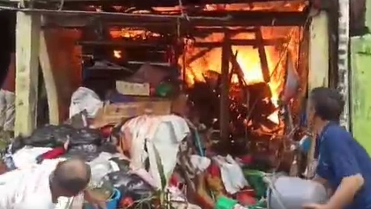 انفجار سمع ، منزل من طابقين 2nd في منطقة Gropet Hangus Dilahap Api