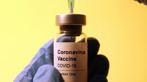 Pejabat Tinggi Spanyol Mengundurkan Diri Setelah Menyerobot Antrean Vaksin COVID-19