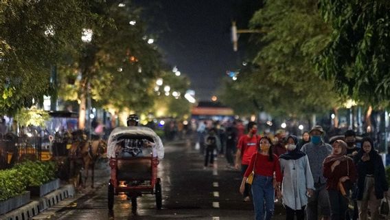 جوجوبورو طغت يطلب من السياح لاستخدام سوغينغ راوه في ماليوبورو يوجياكارتا