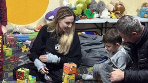 Angelina Jolie Kunjungi Wilayah Garis Depan Ukraina Paling Berbahaya