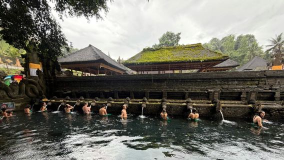 メルカトとは?バリ島のヒンズー教徒の自己浄化の儀式を知る