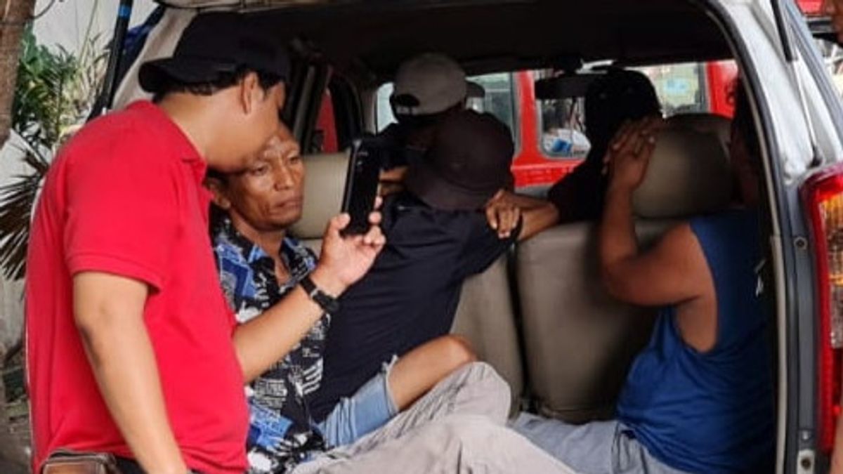 Modal Pisau Cutter dan Gunting, 5 Preman Cengkareng Tak Berkutik Usai Palak Sopir Travel