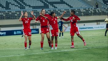 nas féminines indonésiennes soulève de la retardée pour battre le Népal