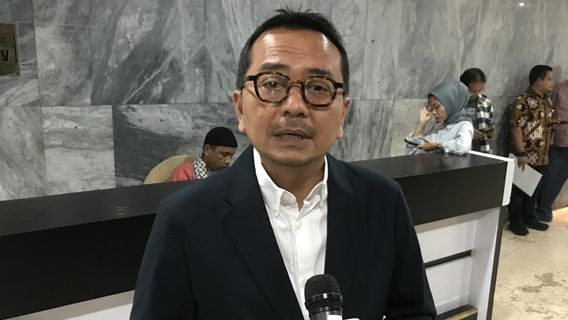 DPR Dorong Permanenkan Tiket Pesawat Turun 10 Persen Selama Libur Natal dan Tahun Baru