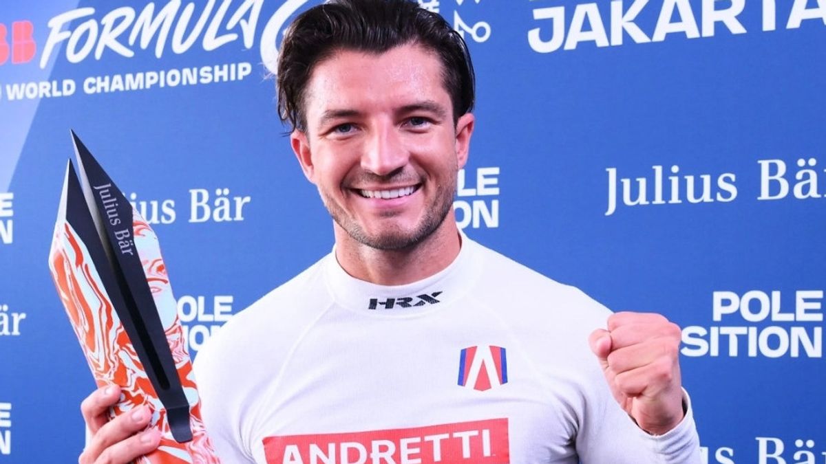 Jake Dennis Raih Pole Position di Formula E 2025 Jakarta