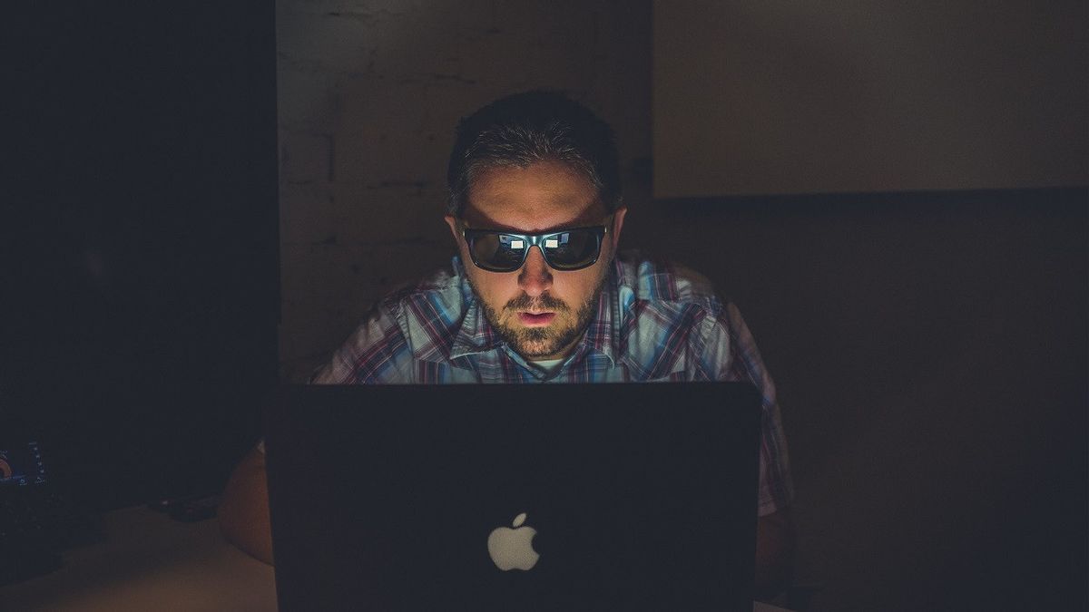 تحذر الأمم المتحدة من أن العنف عبر الإنترنت ضد النساء يزداد حجما