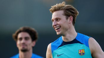 Frenkie De Jong Gets Rough Treatment From Barcelona Fans, The Exit Is Getting Wider