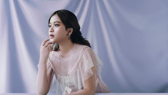 Brisia Jodie Rilis Album Perdana, <i>Kisahku</i>