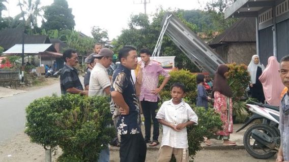 Aftershock In Pasaman West Residents Scattered Out Of Their Homes