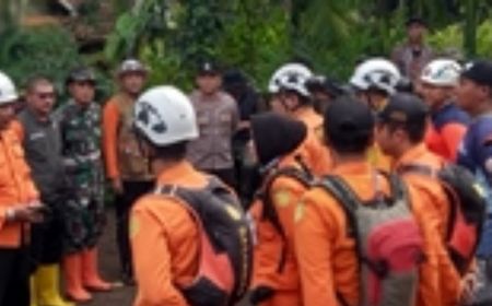 Tim SAR Masih Cari Korban Longsor Garut Yang Tertimbun Tanah Saat Cuci Piring