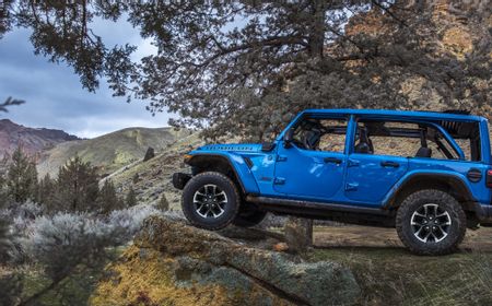 Jeep Rilis Wrangler 2025, Tersedia Transmisi Manual untuk Mesin V6