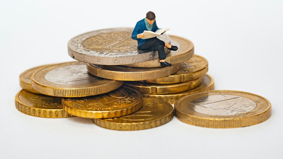 需要知道如何创建月度财务报告