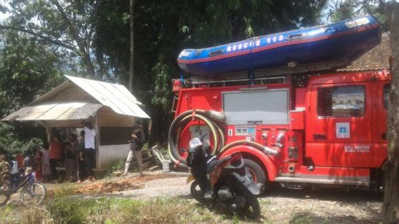 ガルートのシマラカ川に運ばれた9歳の少年、SARが1チームを配備