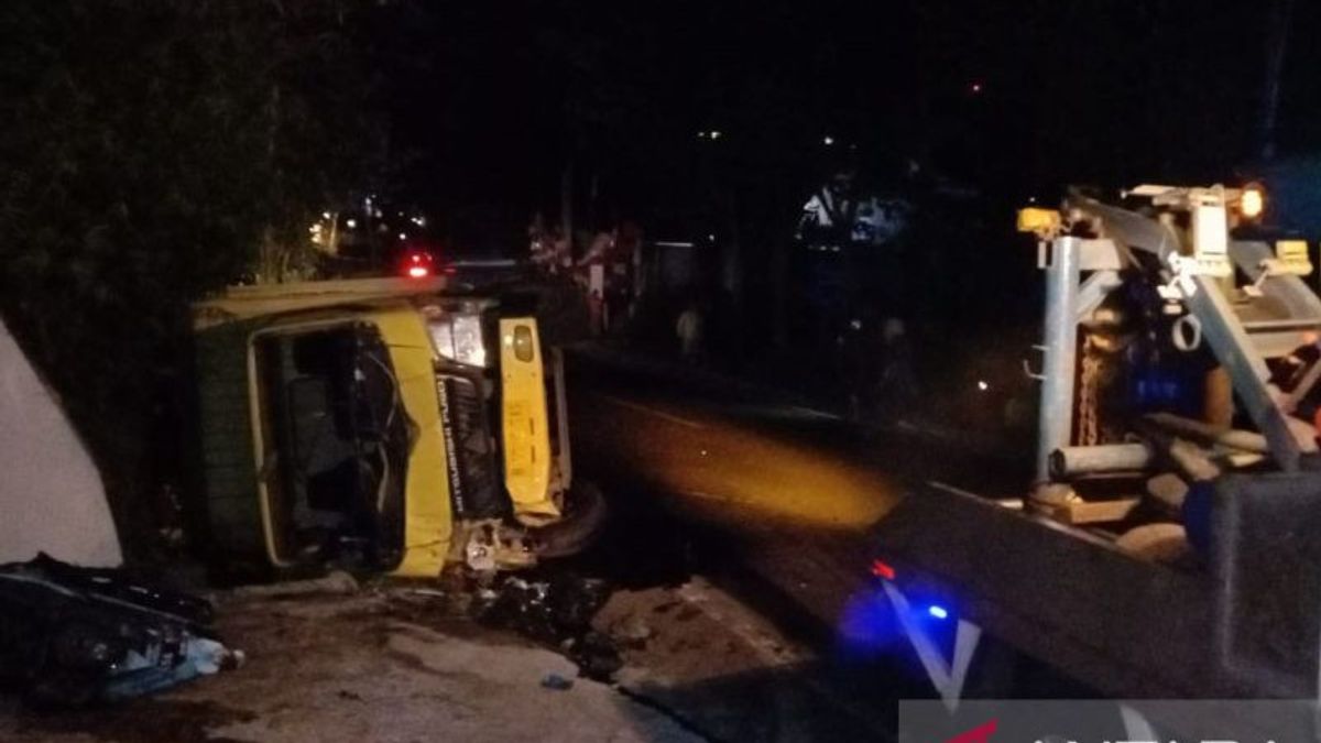 Insiden Nahas di Jalur Puncak Cianjur, Truk Hilang Kendali Hantam Kendaraan Bermotor, 4 Orang Tewas di Tempat