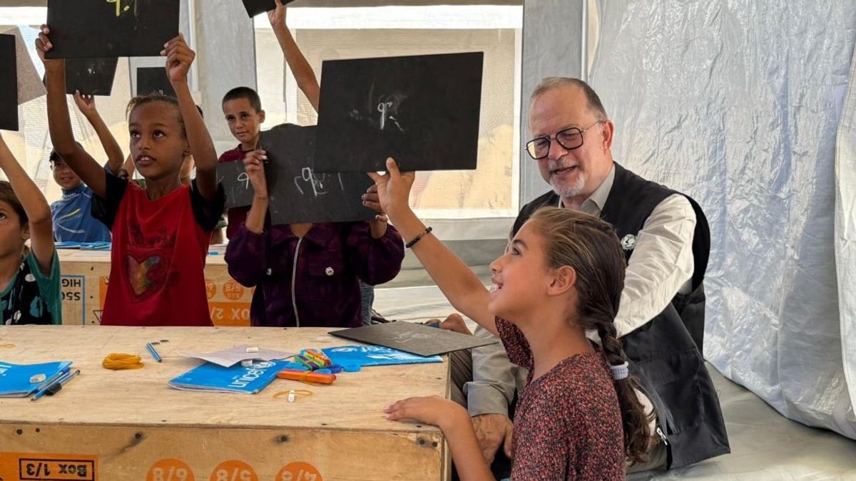 Perlengkapan Sekolah Masuk ke Jalur Gaza Setelah Blokade Israel Selama Dua Tahun