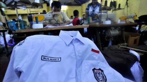 马塔兰市政府允许学校通过合作社出售校服
