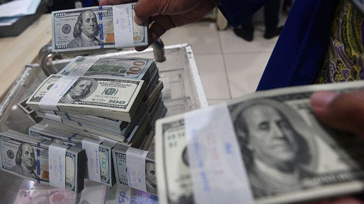 Dolar AS Menguat Tipis karena Investor Tunggu Kejelasan Tingkat Inflasi