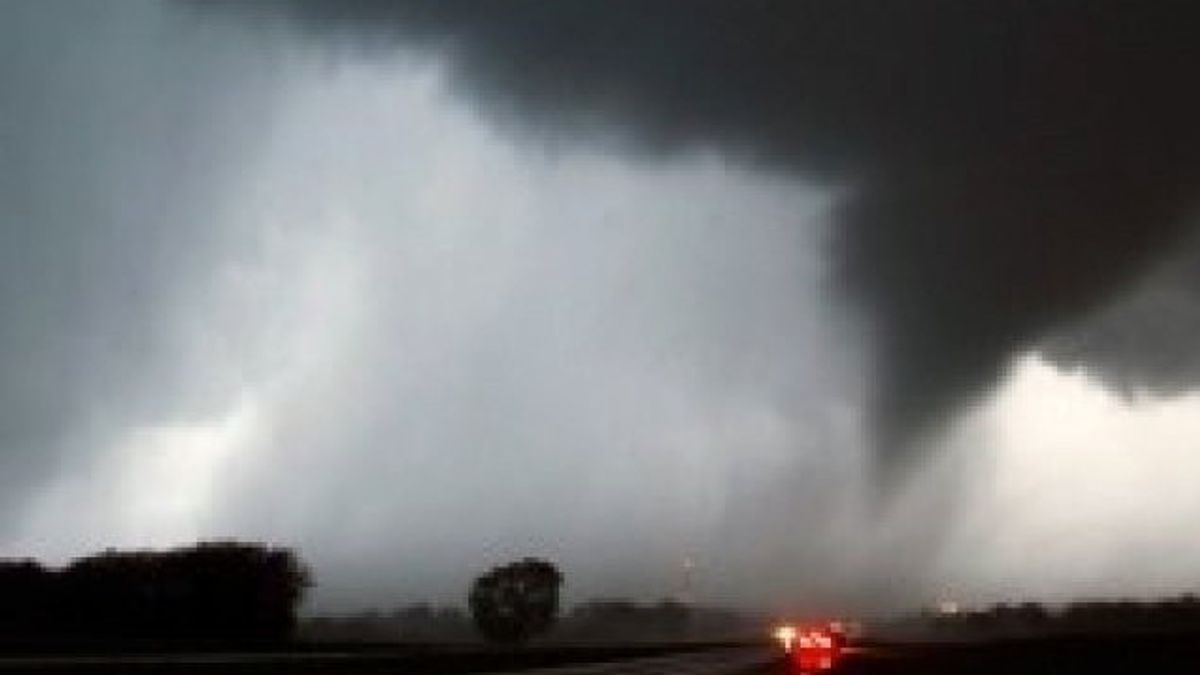 La tempête-Tornado aux Etats-Unis : 18 morts, le courant est coupé