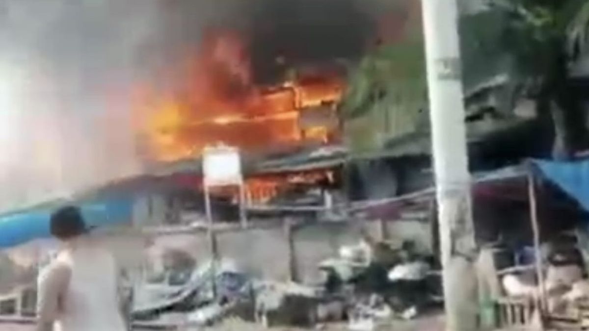 الخسائر الناجمة عن الحرائق بالقرب من سوق جابلوك تصل إلى Rp2 مليار