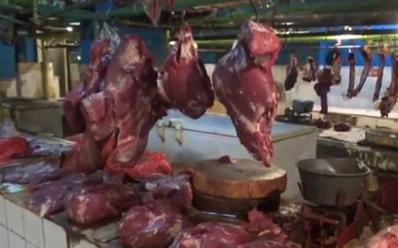 Penjual Daging Sapi di Pasar Jatinegara Mengaku Omzet Turun 50 Persen Jelang Lebaran Iduladha