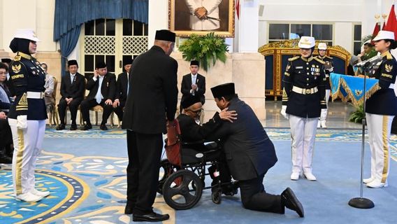 برابوو حتى الركض ، من هو Teungku Nyak Sandang المساهم في أول طائرة Seulawah RI-001؟