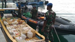 TNI AL Temukan 5,5 Ton Minyak Tanah Tanpa Dokumen di Manggarai Barat