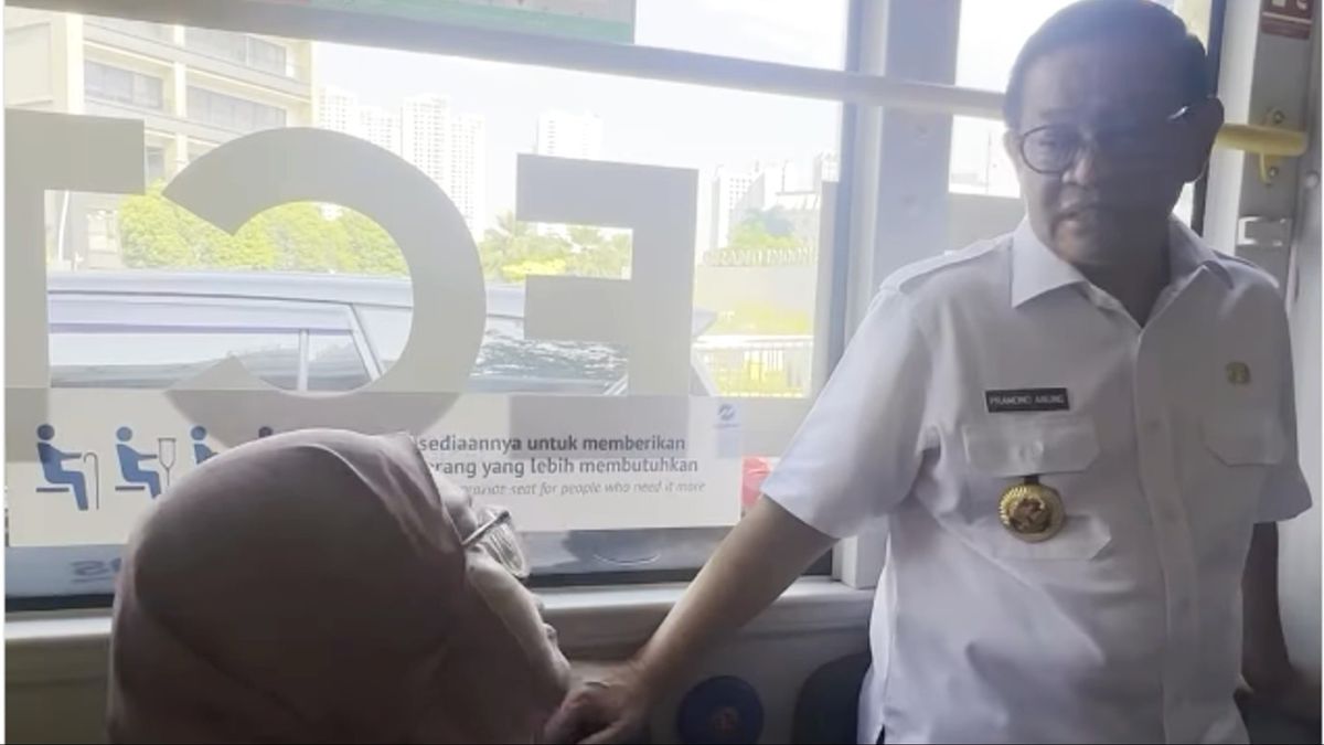 Pramono Discourses Private Employees Must Take Public Transportation Every Wednesday