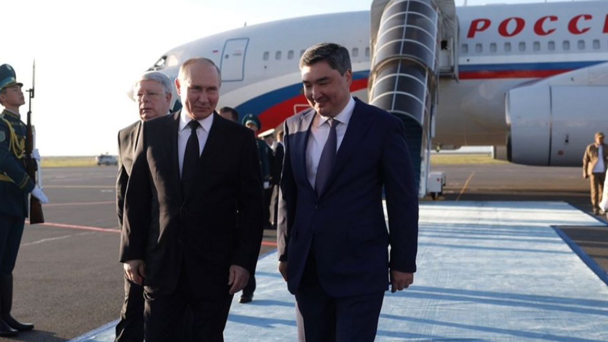 普京抵达哈萨克斯坦参加CO峰会,会见习近平和埃尔多安