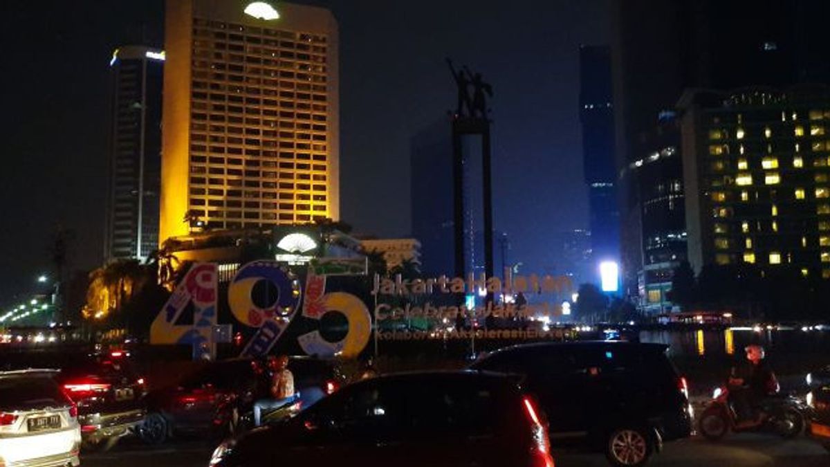 Dukung <i>Earth Hour</i> Sejumlah Gedung di Pusat Kota Jakarta Padamkan Lampu 60 Menit