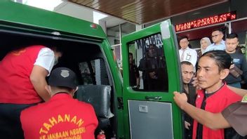 Kejari arrêté officiellement 6 suspects de corruption dans la gestion du marché à Bukittinggi