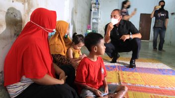 Prayers For 2 Medan Boys With Severe Skin Diseases Are Answered, Governor Edy Comes To Visit