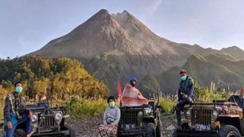 Ce Matin, Le Mont Merapi Libère 700 Mètres De Lave