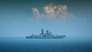 I England-Ukraine Signs 100-Year Agreement, British Military Ships Free Of Wara-Wiri Approaching Russia's Sea