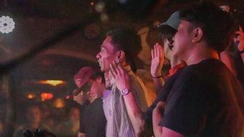 Makna Lagu Mangu Fourtwnty dan Charita Utami Beserta Lirik Chord Gitarnya