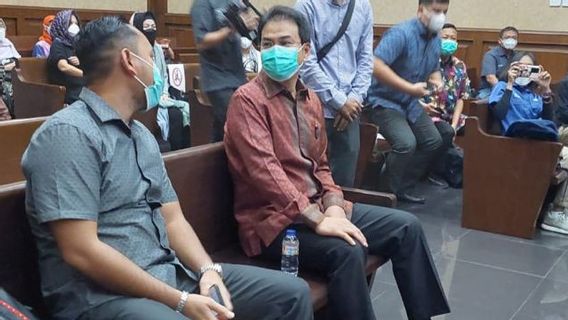 Azis Syamsuddin Didakwa Suap Bekas Penyidik KPK Robin Rp3,619 Miliar